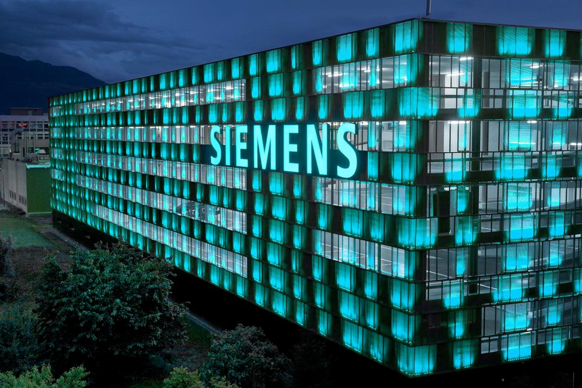 Company germany. Siemens компания Германия. Siemens AG, Мюнхен. Концерны Германии Сименс. Завод Siemens в Германии.